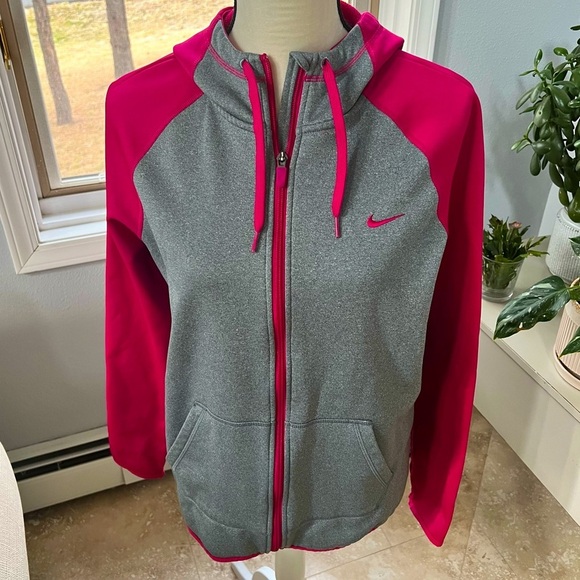 Nike Tops - Women’s Nike Therma Fit fleece jacket Medium